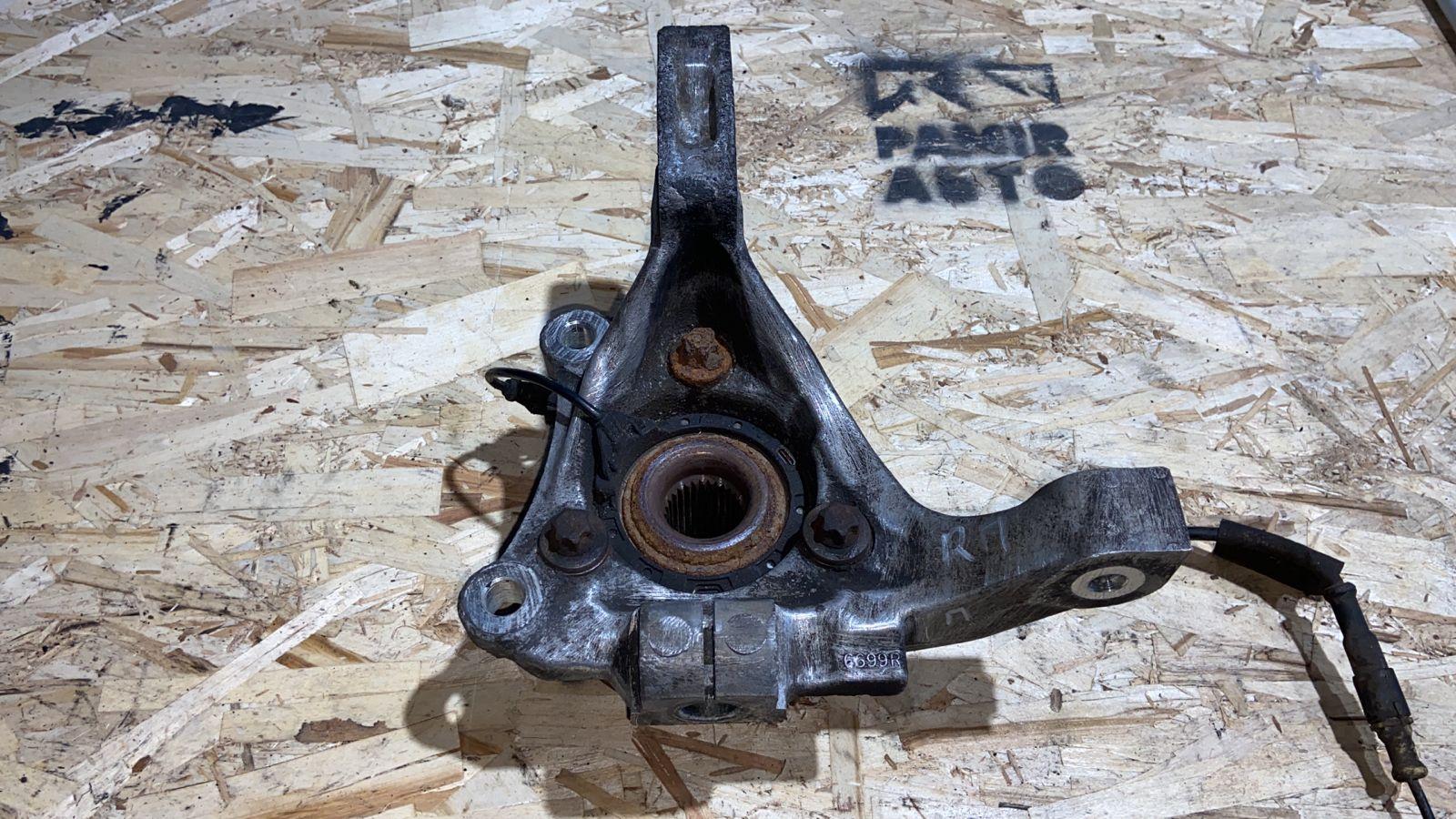 Кулак поворотный передний правый Opel Vectra/C 2002-2008