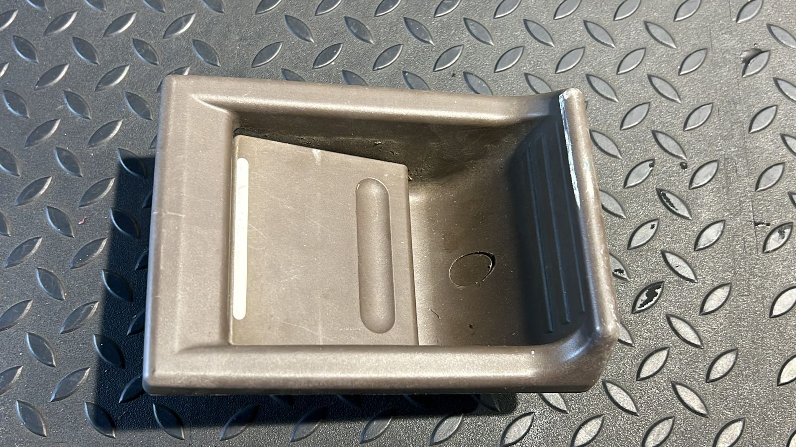 Ручка двери сдвижной правая Mercedes Vito/W638 1996-2003