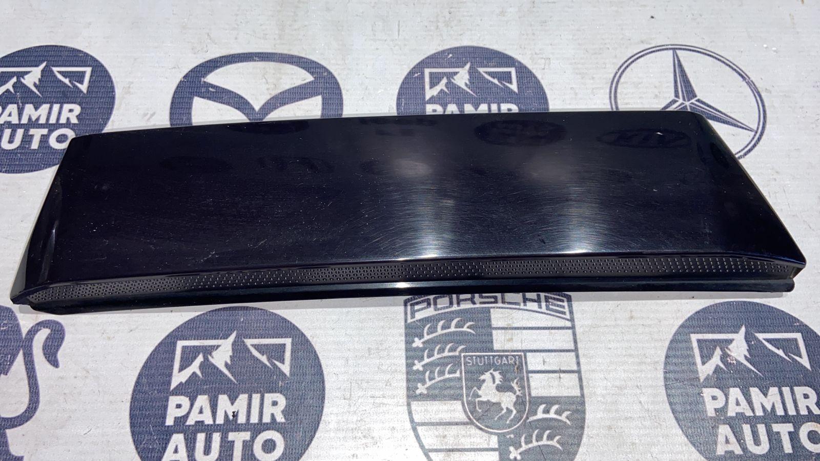 Накладка двери багажника правая Renault Scenic/2 2003-2009