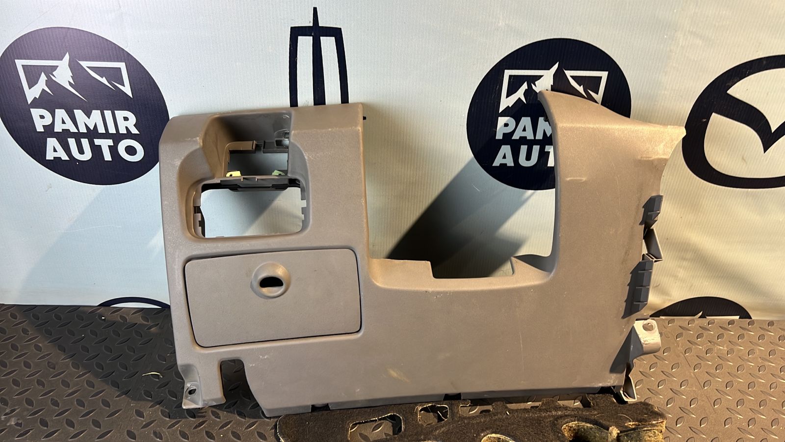 Накладка на торпедо левая Renault Scenic/2 2003-2009