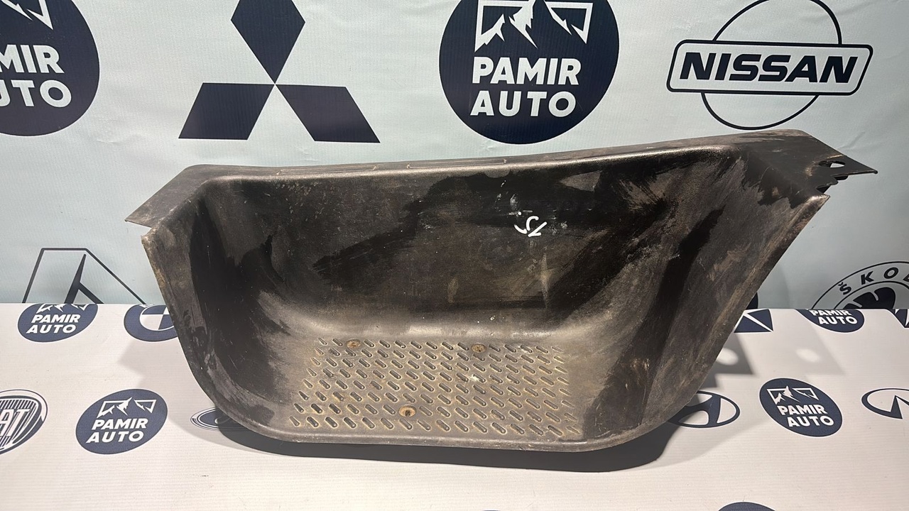 Накладка ступеньки левая Opel Movano/A 2003-2010