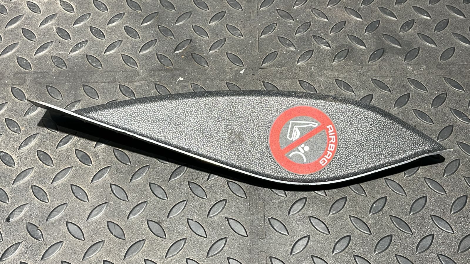 Накладка на торпедо правая Opel Zafira/B 2005-2014