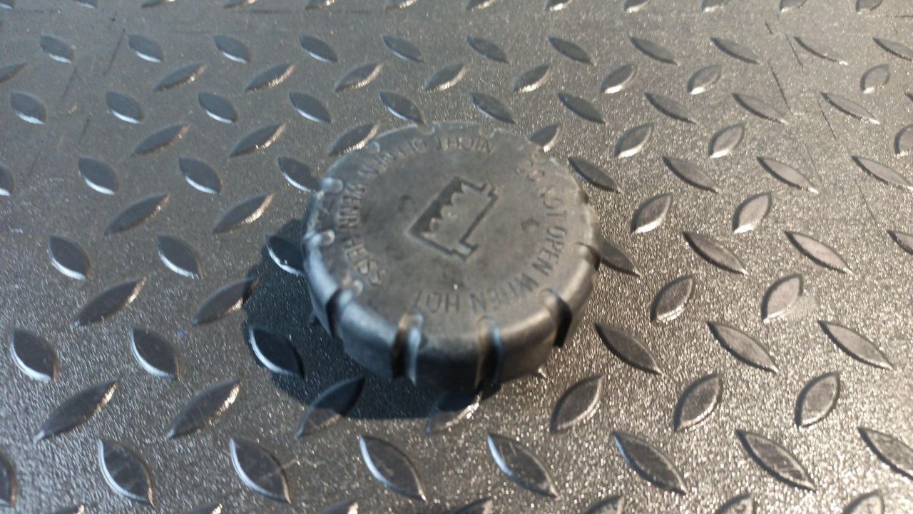 Крышка расширительного бачка Mercedes C/W203 2000-2008