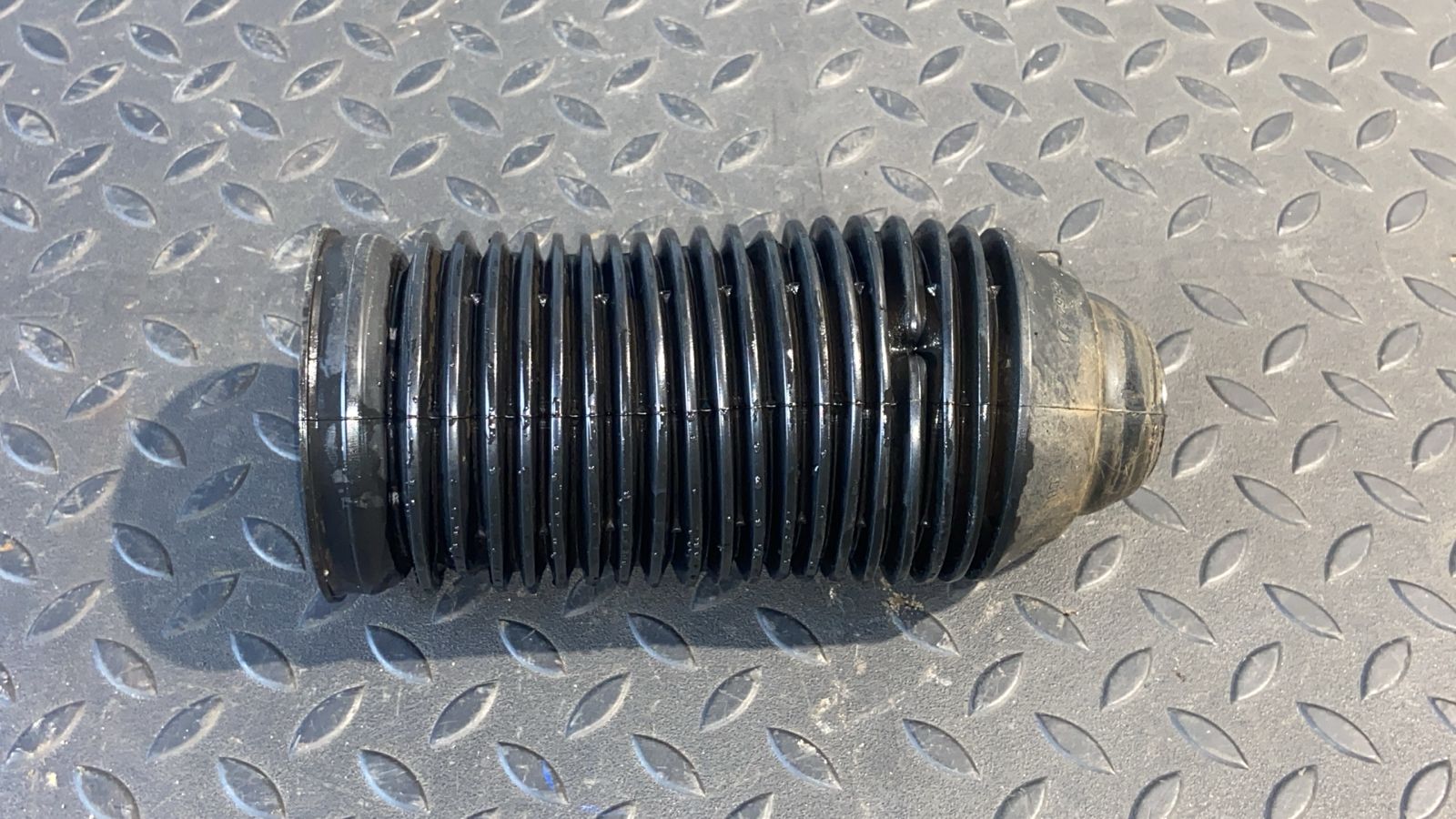 Пыльник амортизатора передний Volkswagen Golf/4 1997-2006