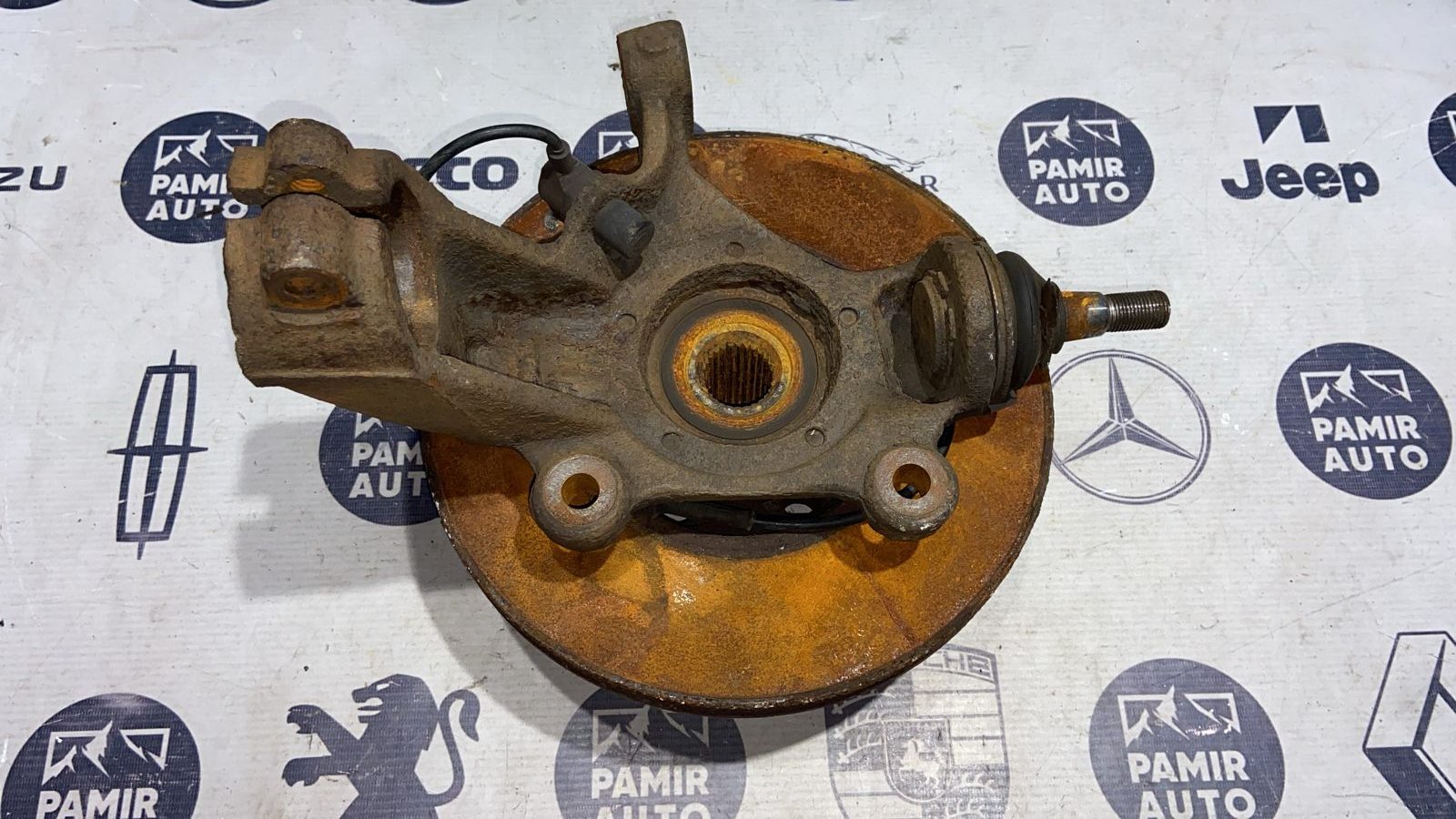 Кулак поворотный передний левый Ford Transit 2000-2006