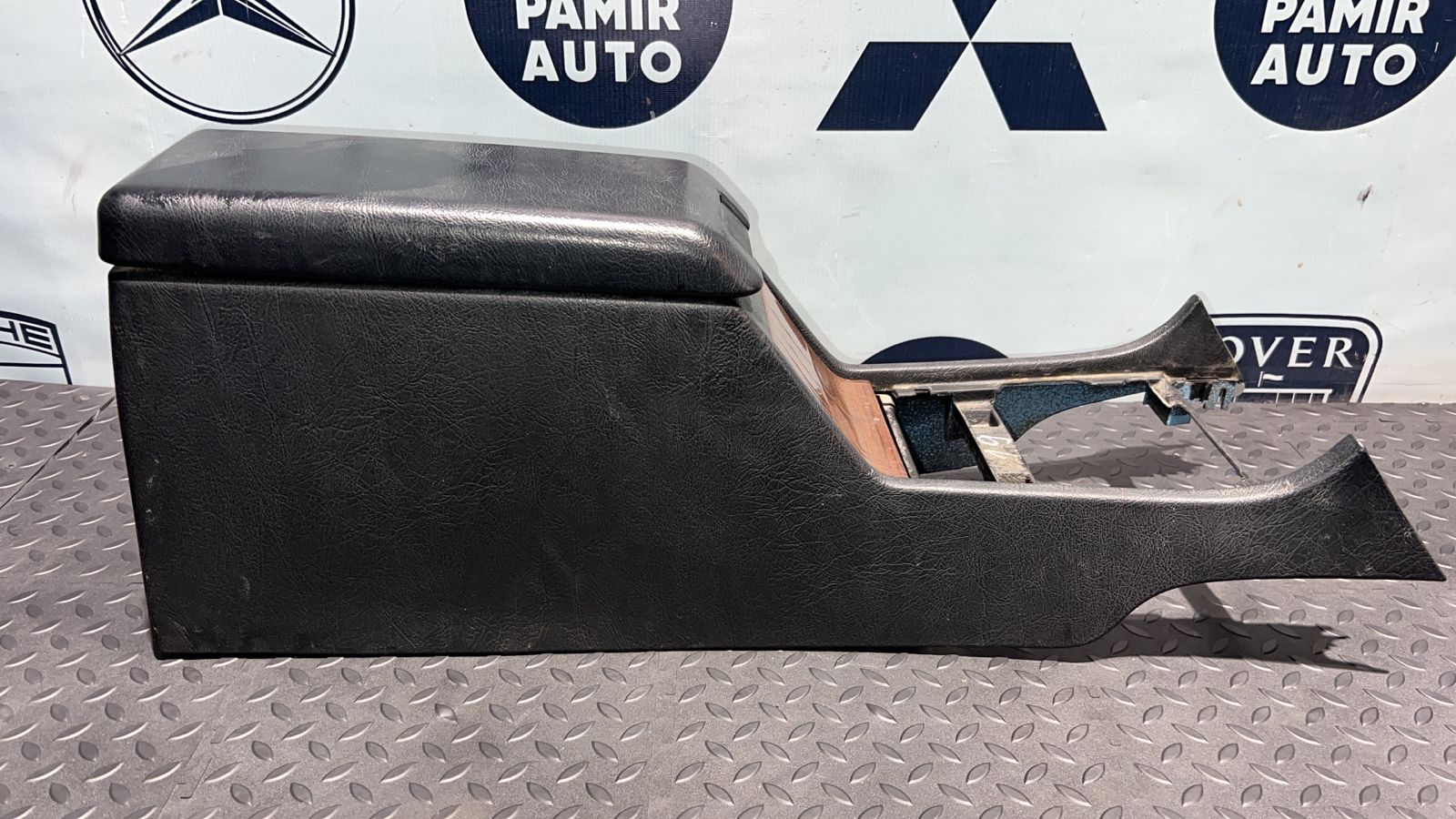 Консоль (Подлокотник) Mercedes C/W202 1993-2001