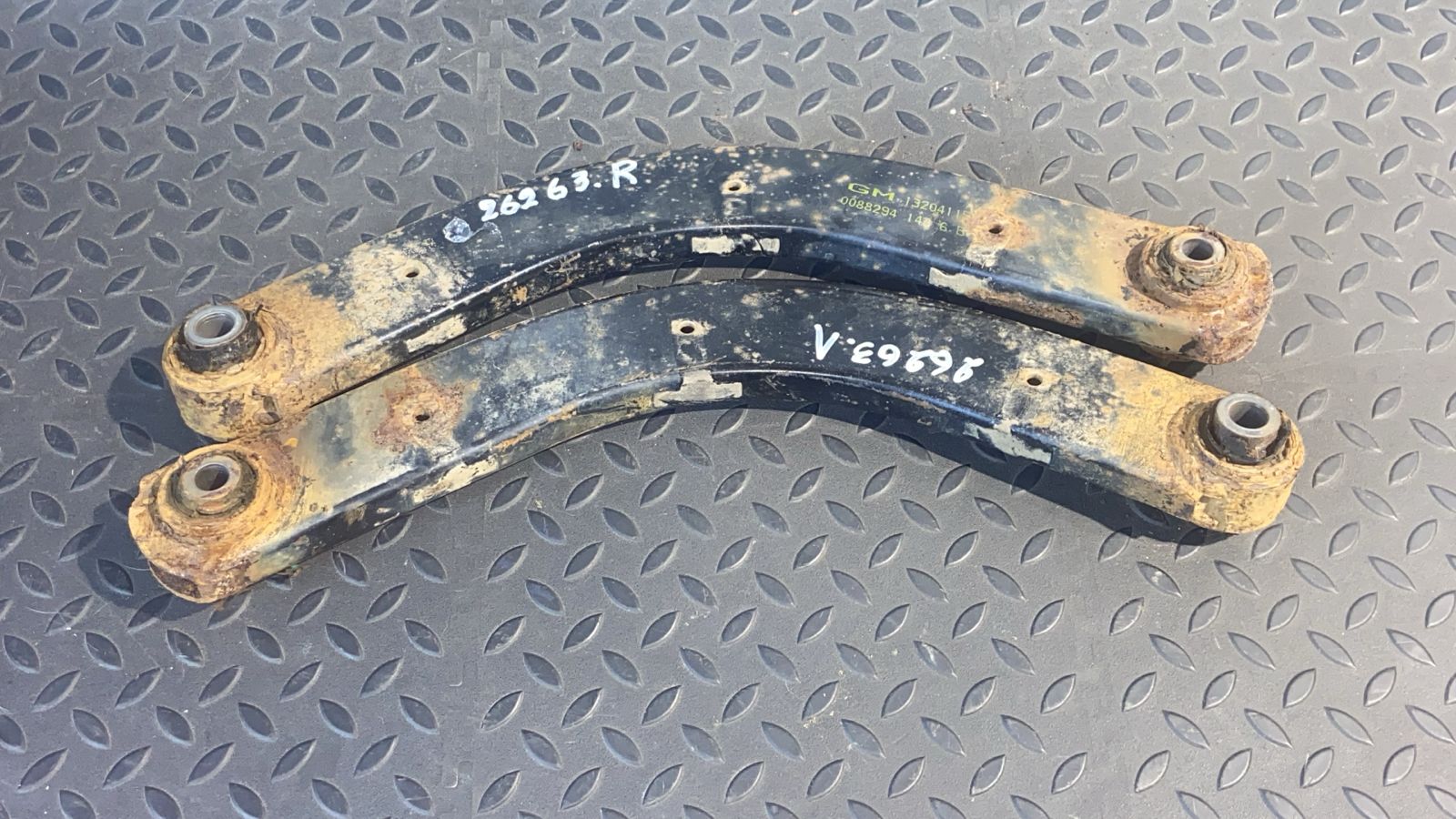 Рычаг задний Opel Signum 2003-2008