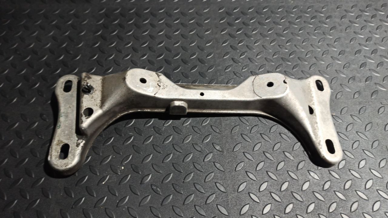 Кронштейн КПП BMW 3/E46 1998-2007