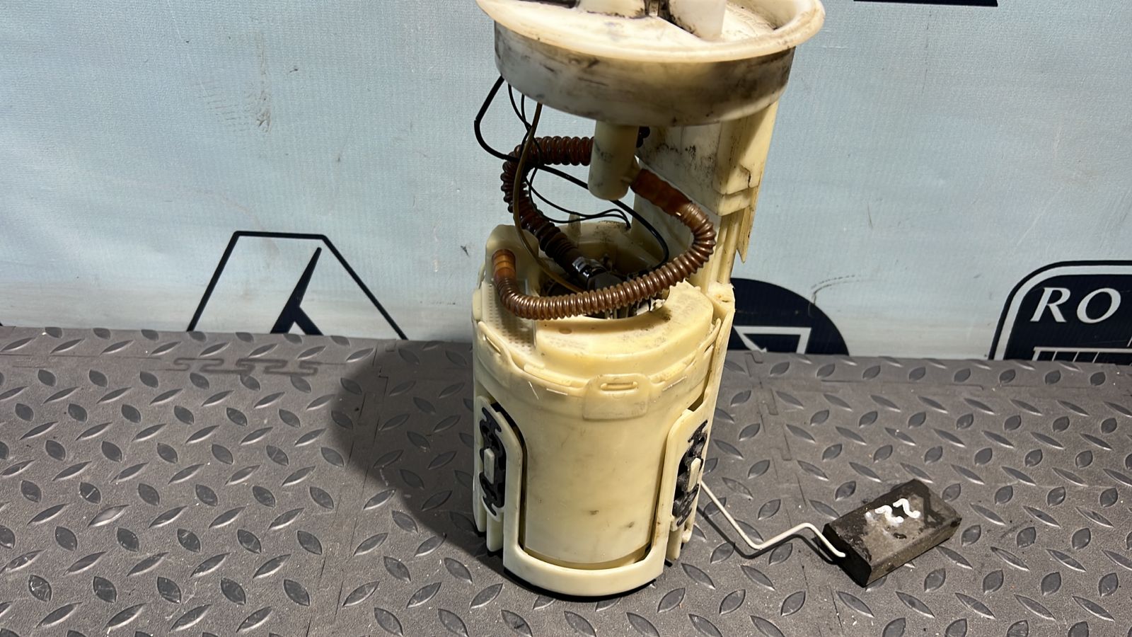 Насос топливный Volkswagen Golf/5 2003-2009