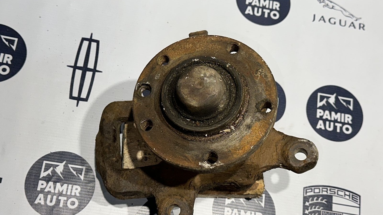 Кулак поворотный передний левый Mercedes Sprinter/W901-W909 1995-н.в.