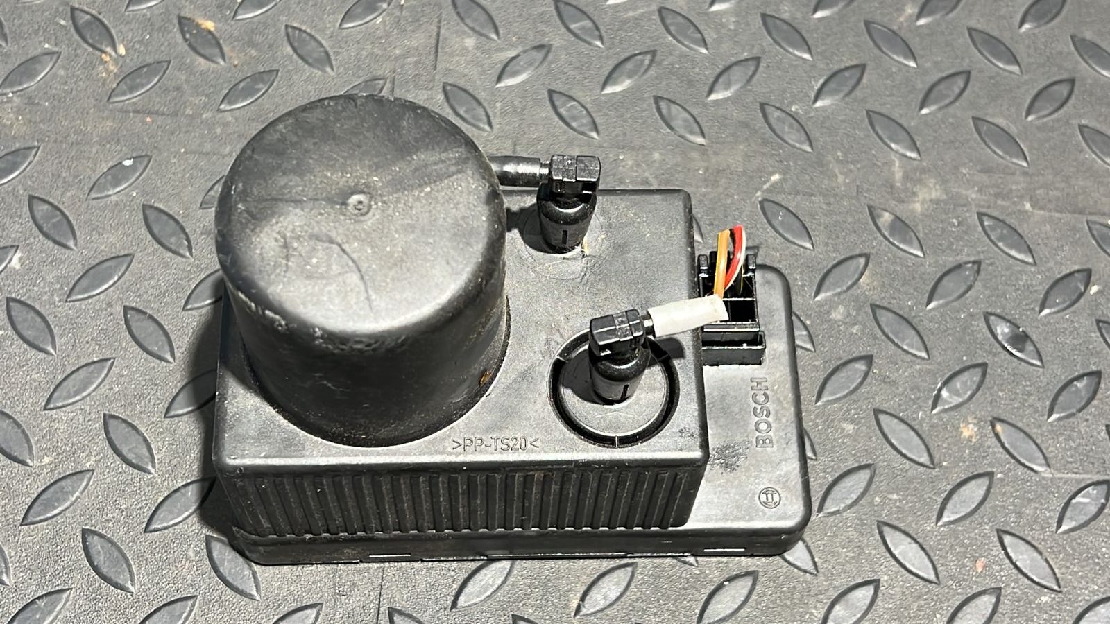 Компрессор центрального замка Mercedes C/W203 2000-2008