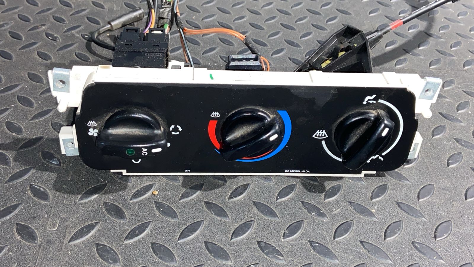 Блок управления отопителем Ford Transit 2006-2013