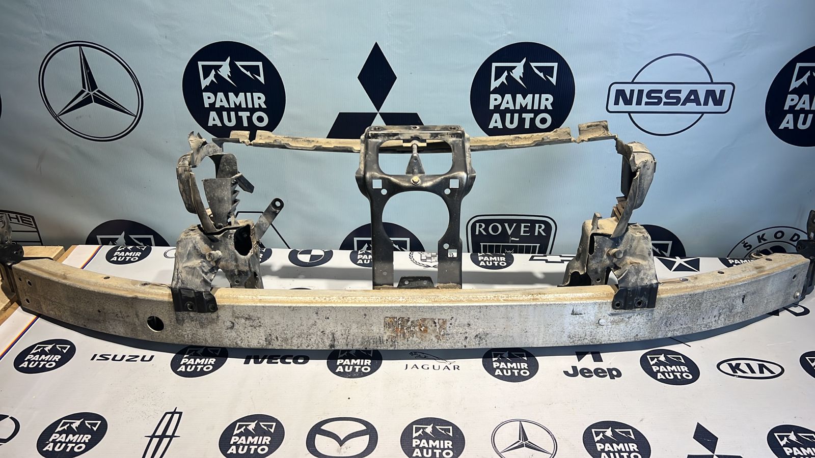 Усилитель бампера передний Mercedes E/W211 2002-2009