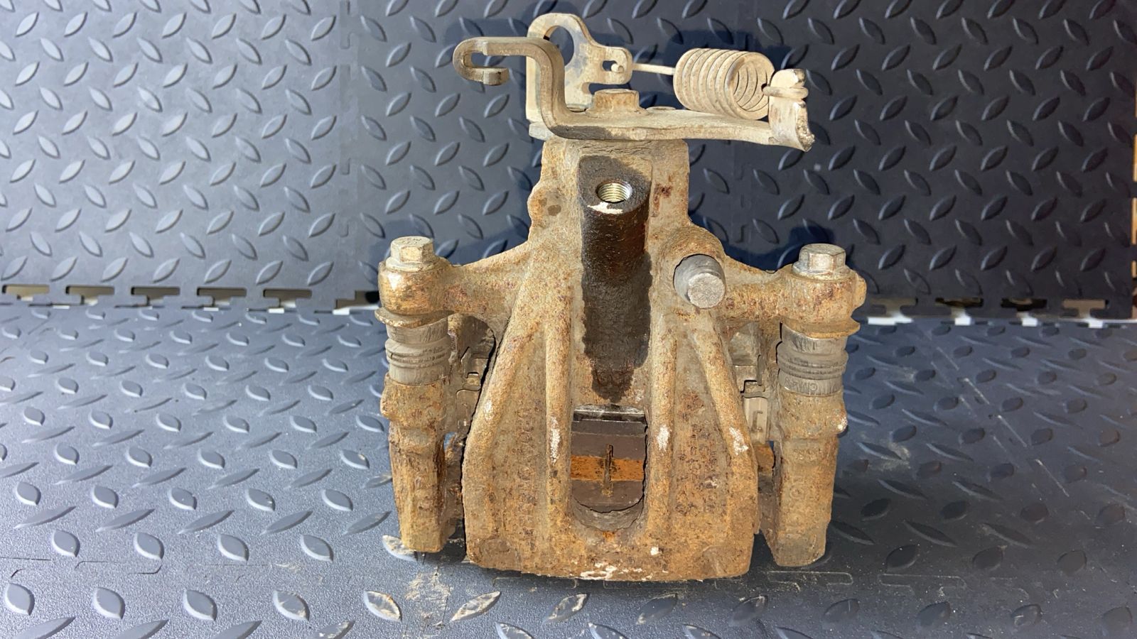 Суппорт задний правый Ford Mondeo/3 2000-2007