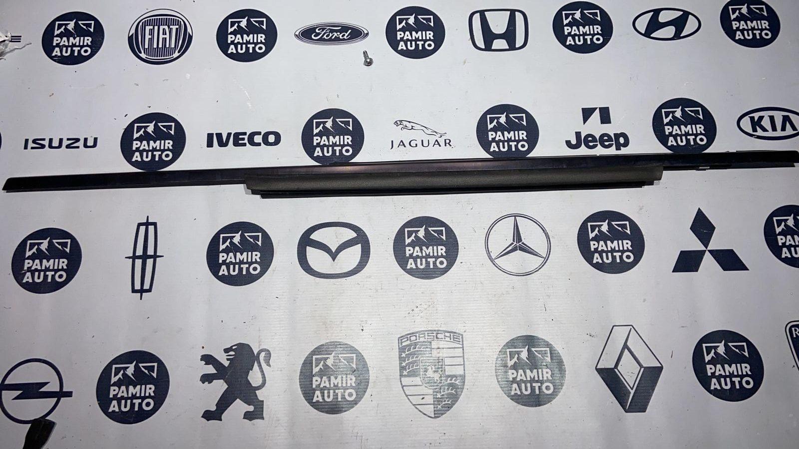 Уплотнитель двери задний правый Mercedes E/W211 2002-2009