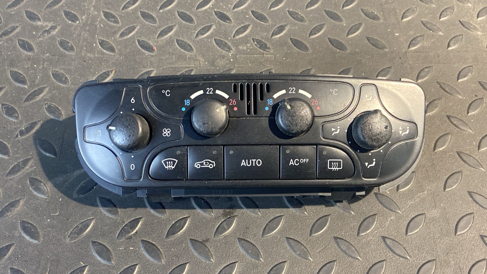 Блок управления климатом Mercedes C/W203 2000-2008