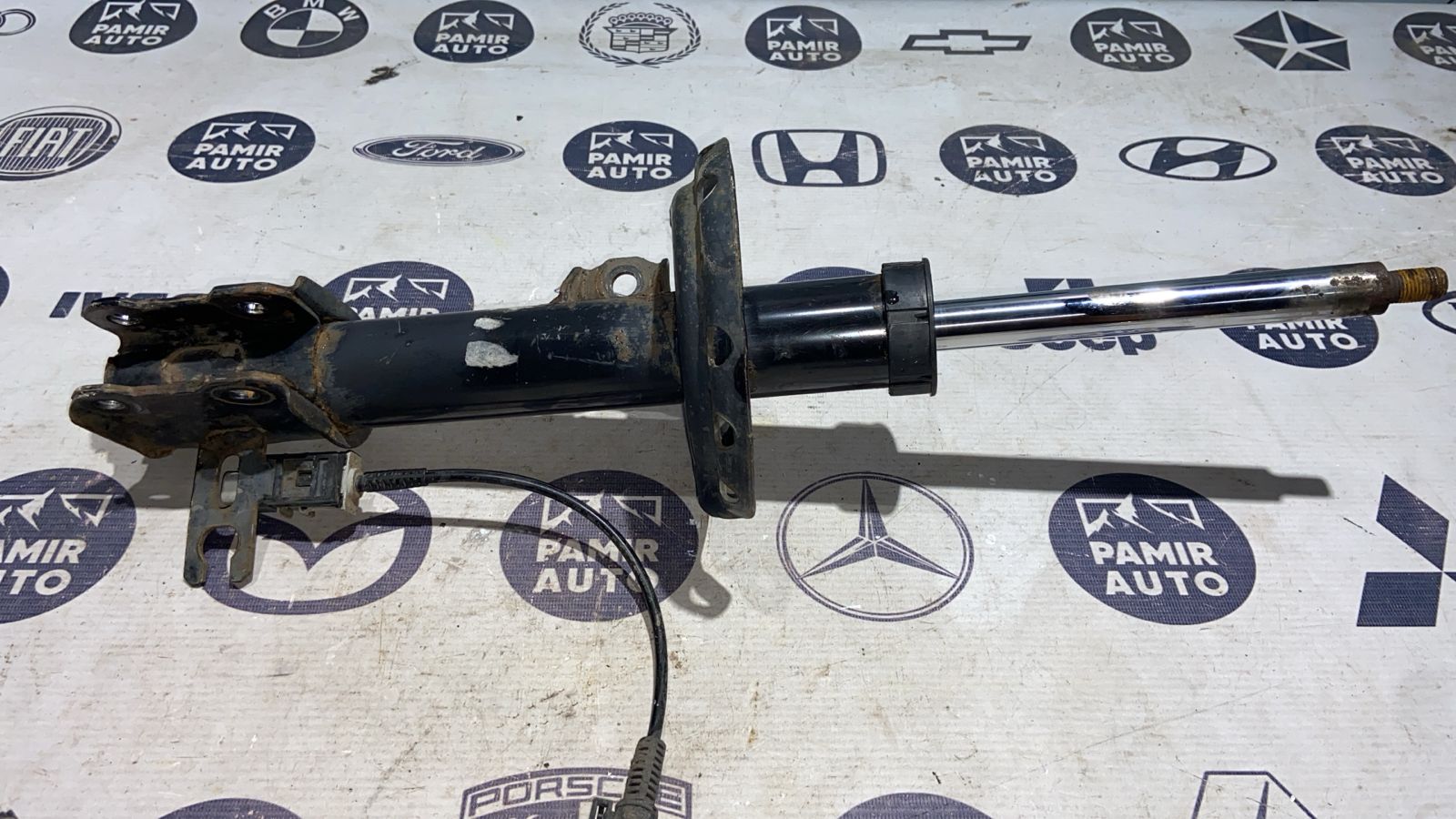 Амортизатор передний правый Opel Zafira/B 2005-2014