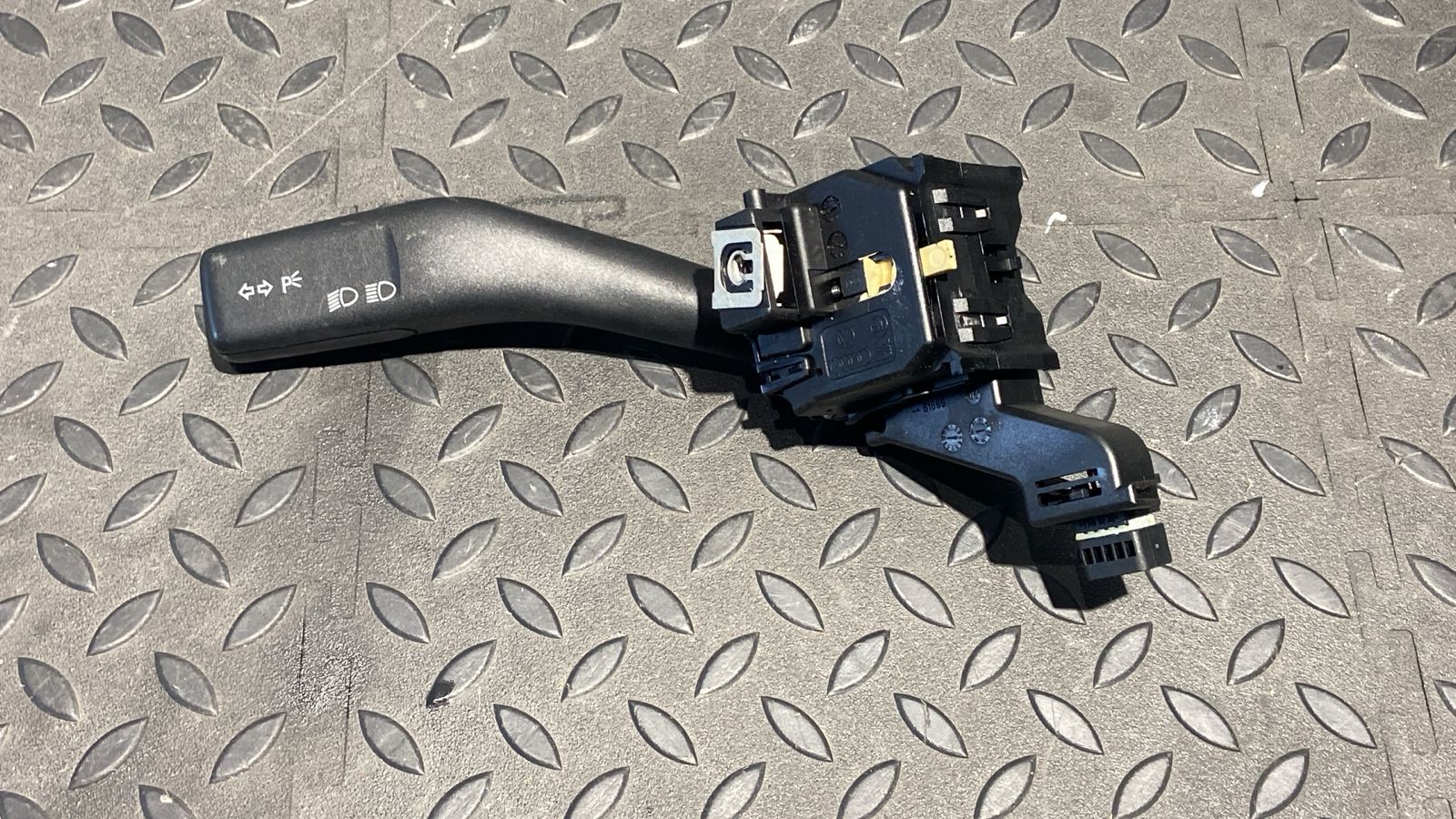 Переключатель поворотов Volkswagen Golf/5 2003-2009