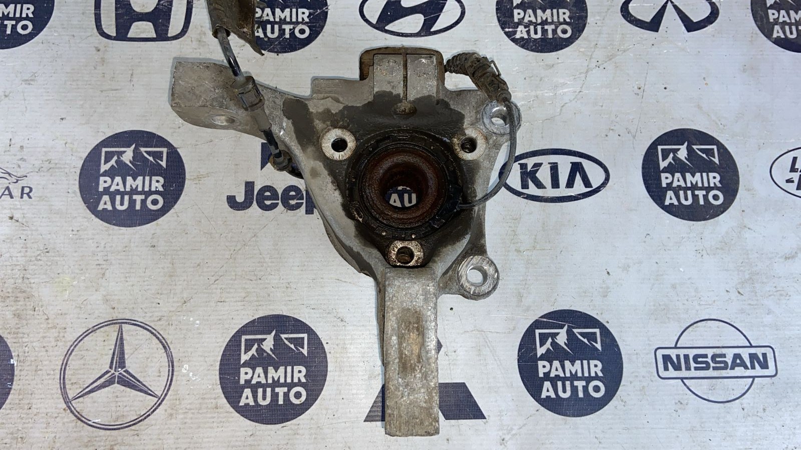 Кулак поворотный передний левый Opel Vectra/C 2002-2008