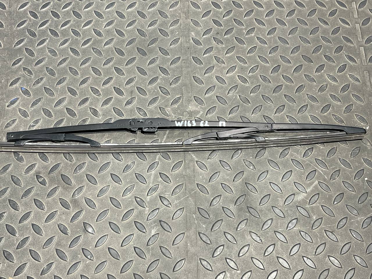 Поводок стеклоочистителя задний Mercedes M/W163 1997-2005