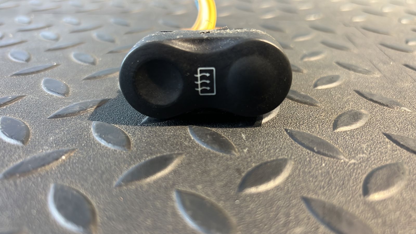 Кнопка обогрева заднего стекла Renault Sandero 2009-2014