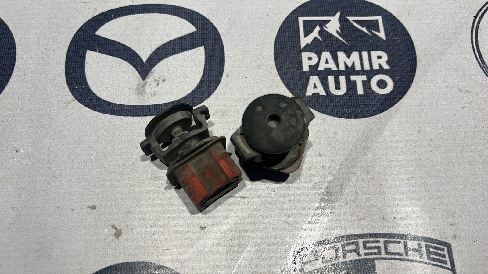 Кронштейн радиатора Mercedes E/W211 2002-2009