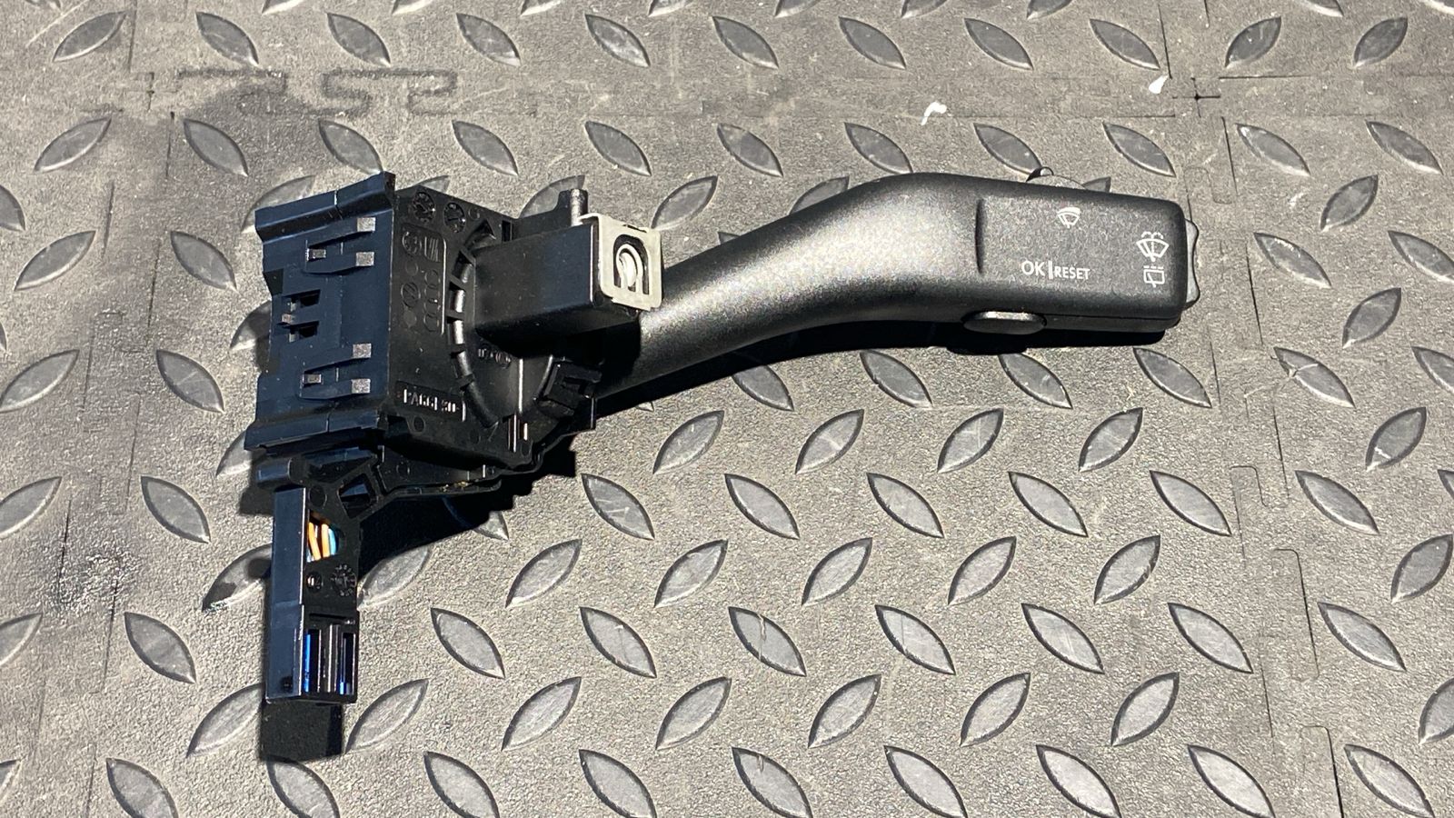 Переключатель стеклоочистителя Volkswagen Golf/5 2003-2009