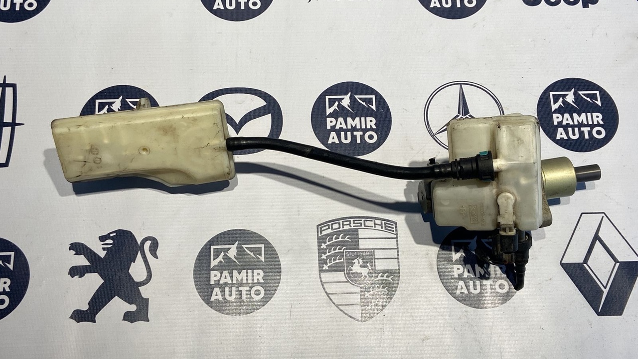 Цилиндр тормозной главный Ford C-Max 2003-2010