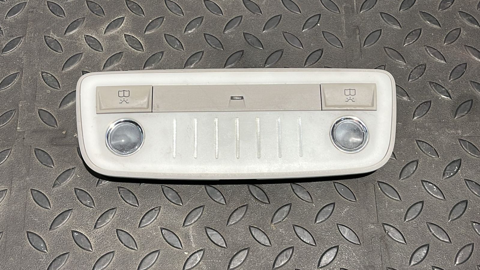 Плафон салонный Mercedes C/W204 2006-2015