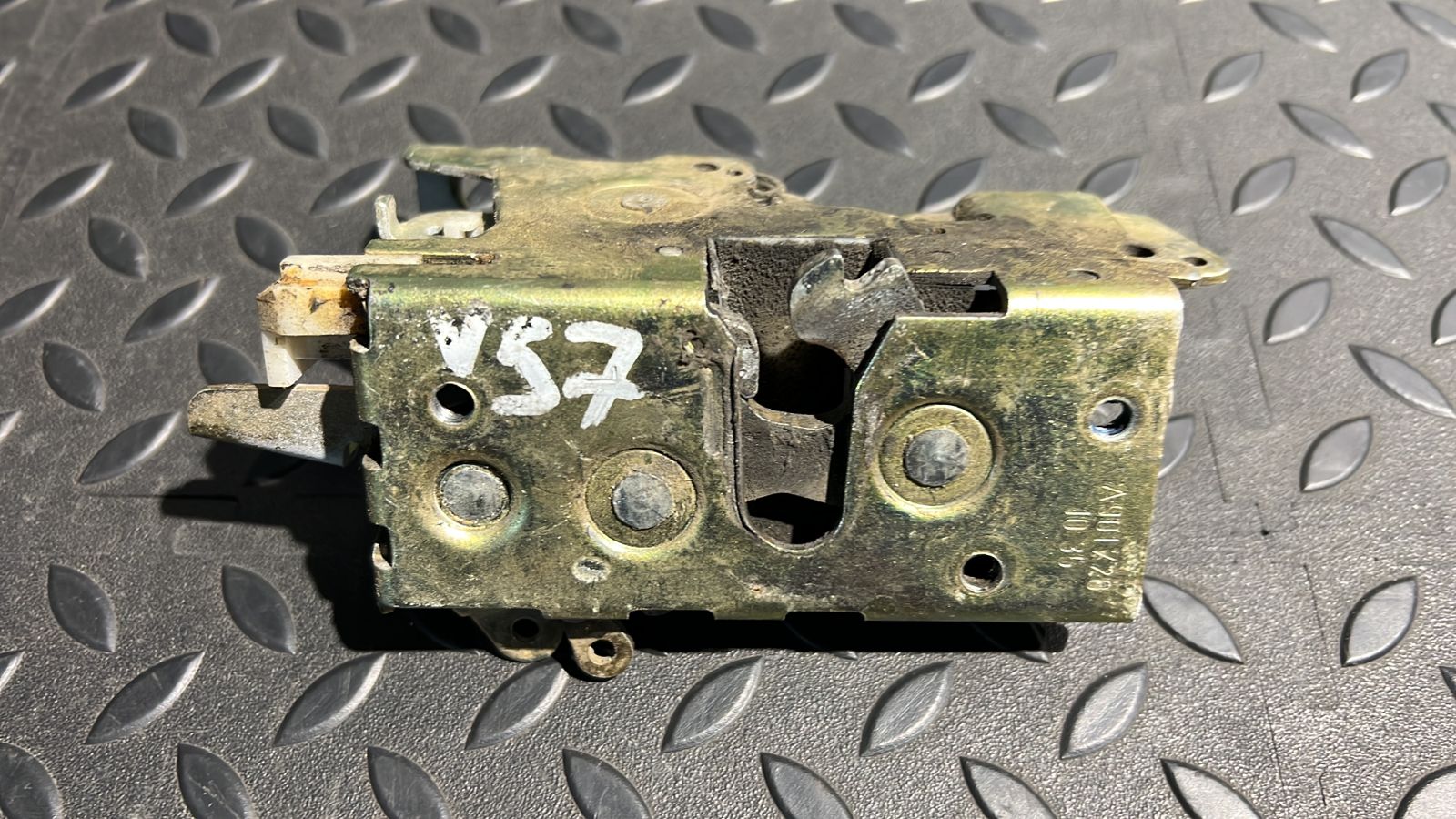 Замок двери сдвижной правый Mercedes Vito/W638 1996-2003