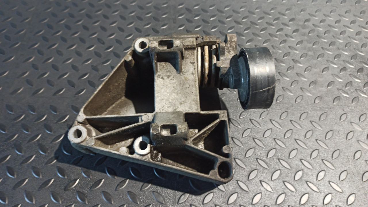 Кронштейн компрессора кондиционера BMW 3/E46 1998-2007