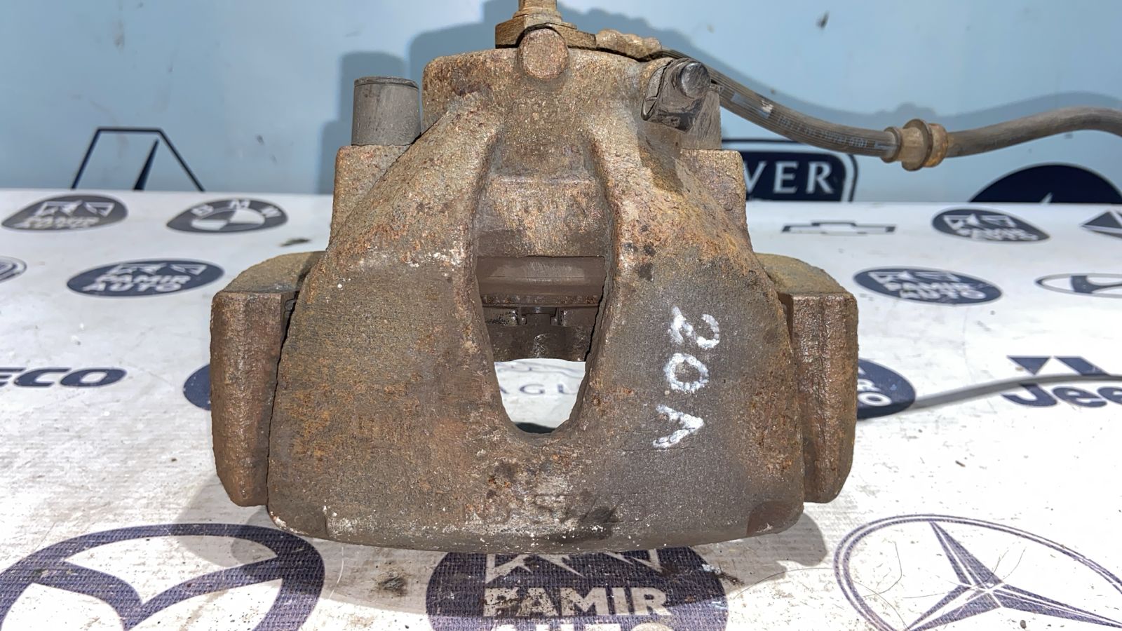 Суппорт передний левый Opel Zafira/B 2005-2014