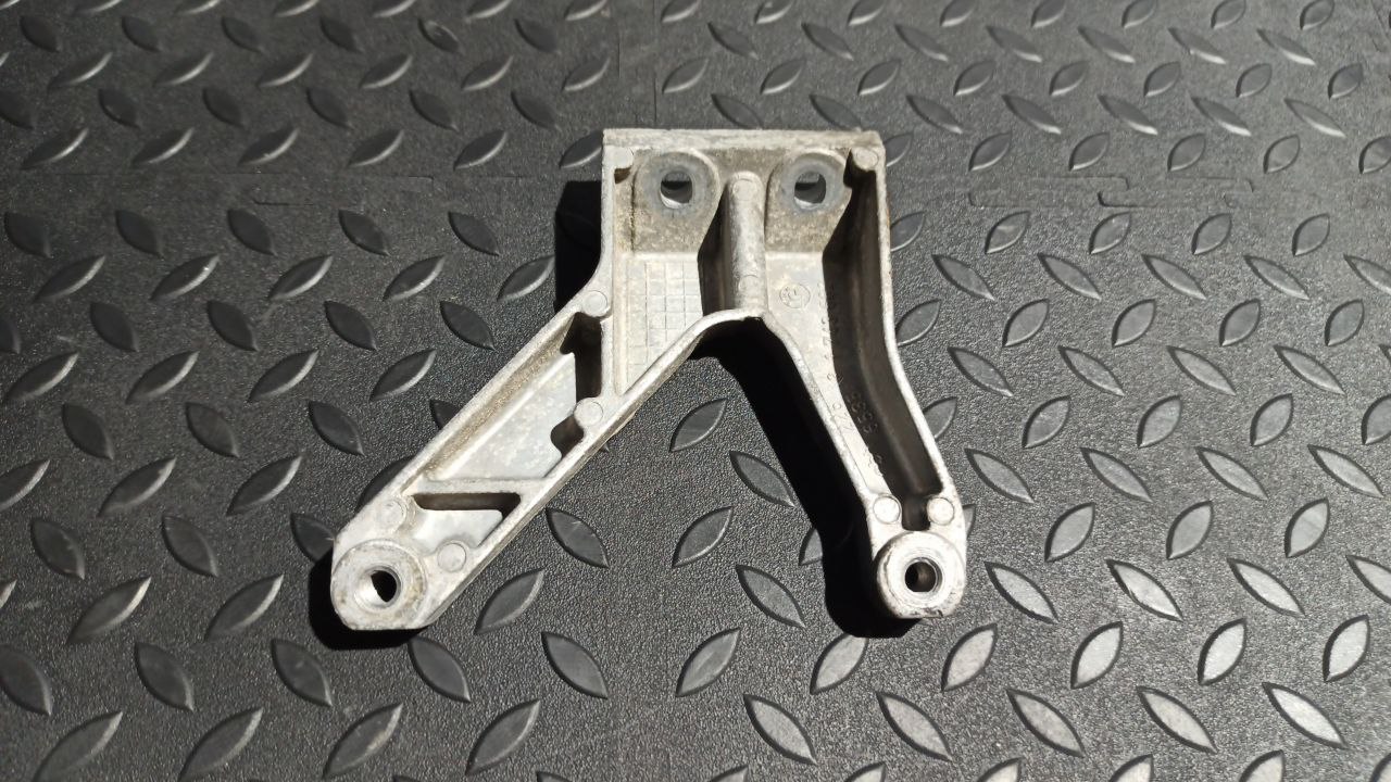 Кронштейн впускного коллектора BMW 3/E46 1998-2007