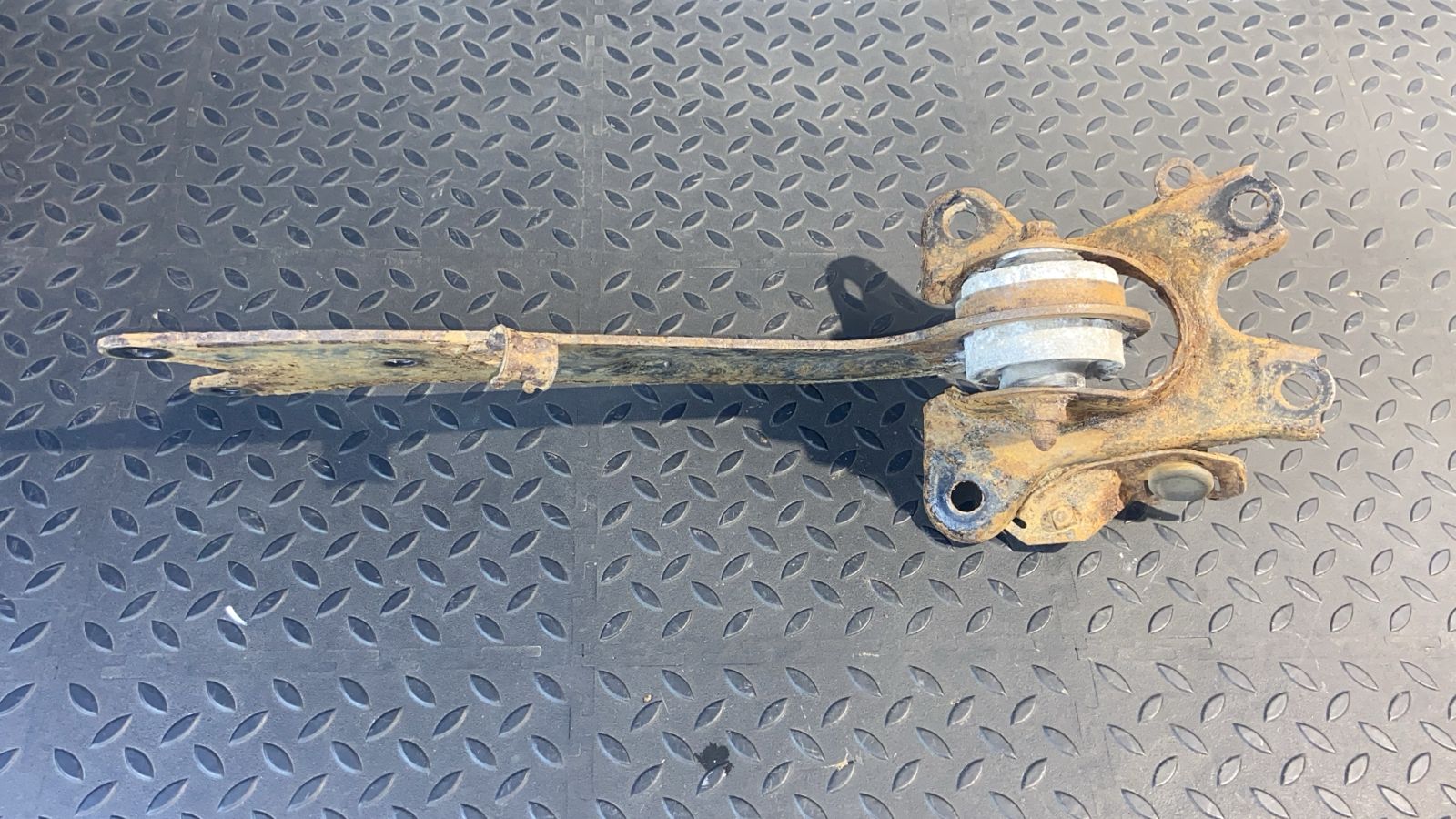 Рычаг задний левый Opel Signum 2003-2008