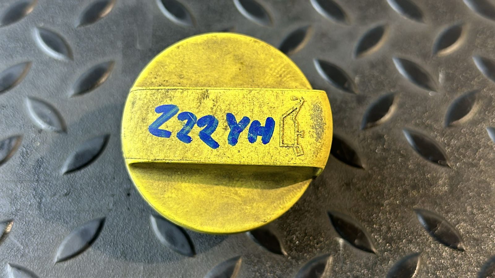 Крышка маслозаливной горловины Opel Vectra/C 2002-2008