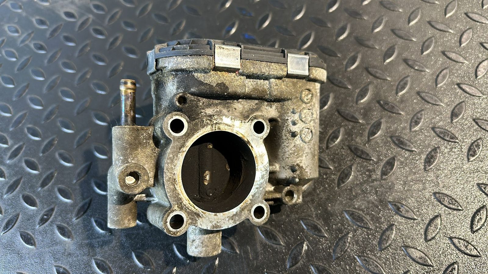 Заслонка дроссельная Opel Astra/H 2004-2014