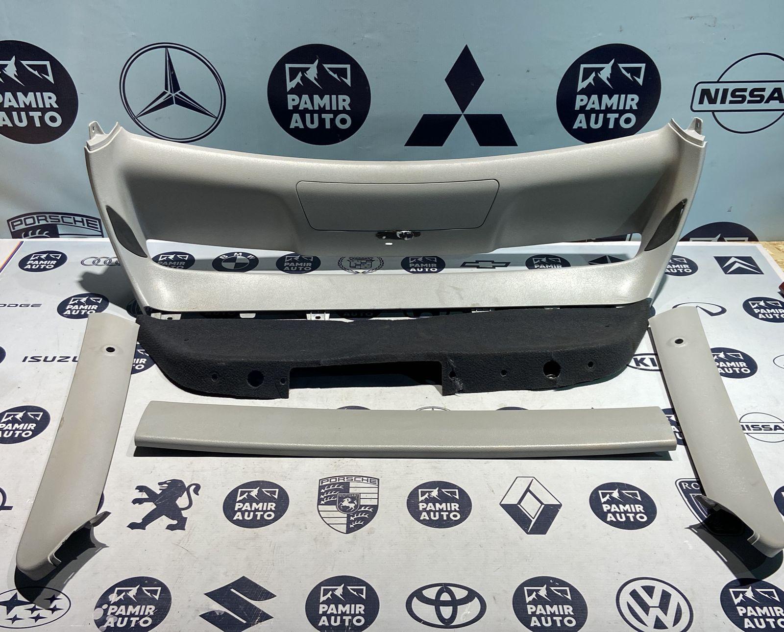 Обшивка двери багажника Mercedes C/W203 2000-2008