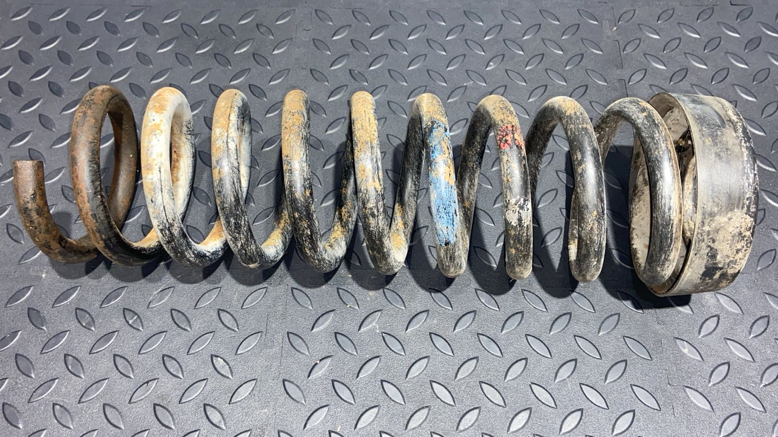 Пружина передняя Mercedes C/W202 1993-2001