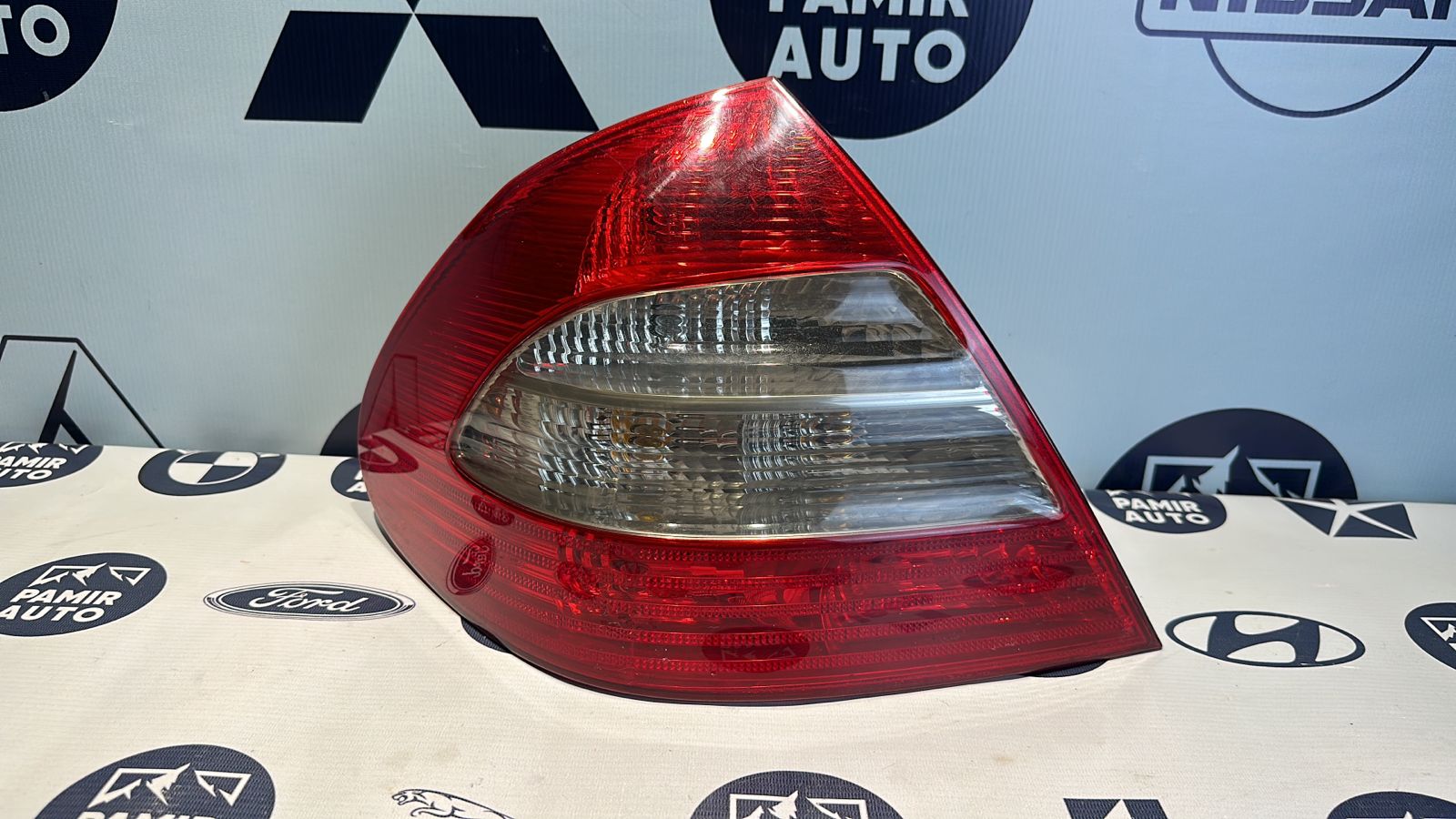 Фонарь задний левый Mercedes E/W211 2002-2009