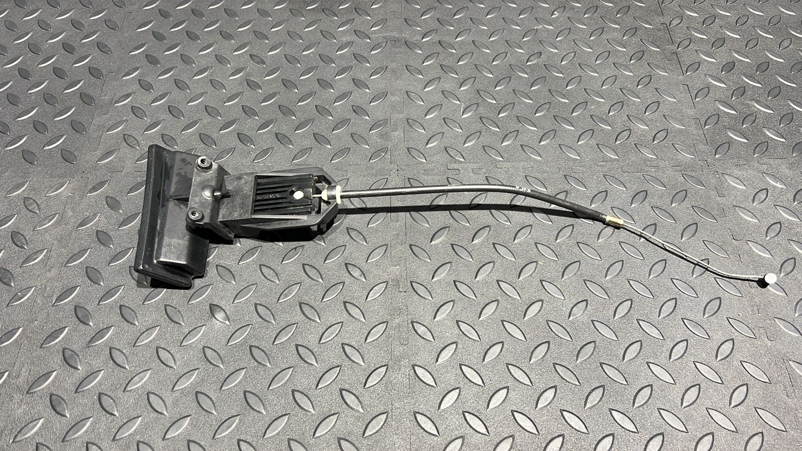 Рычаг стояночного тормоза C/W202 1993-2001