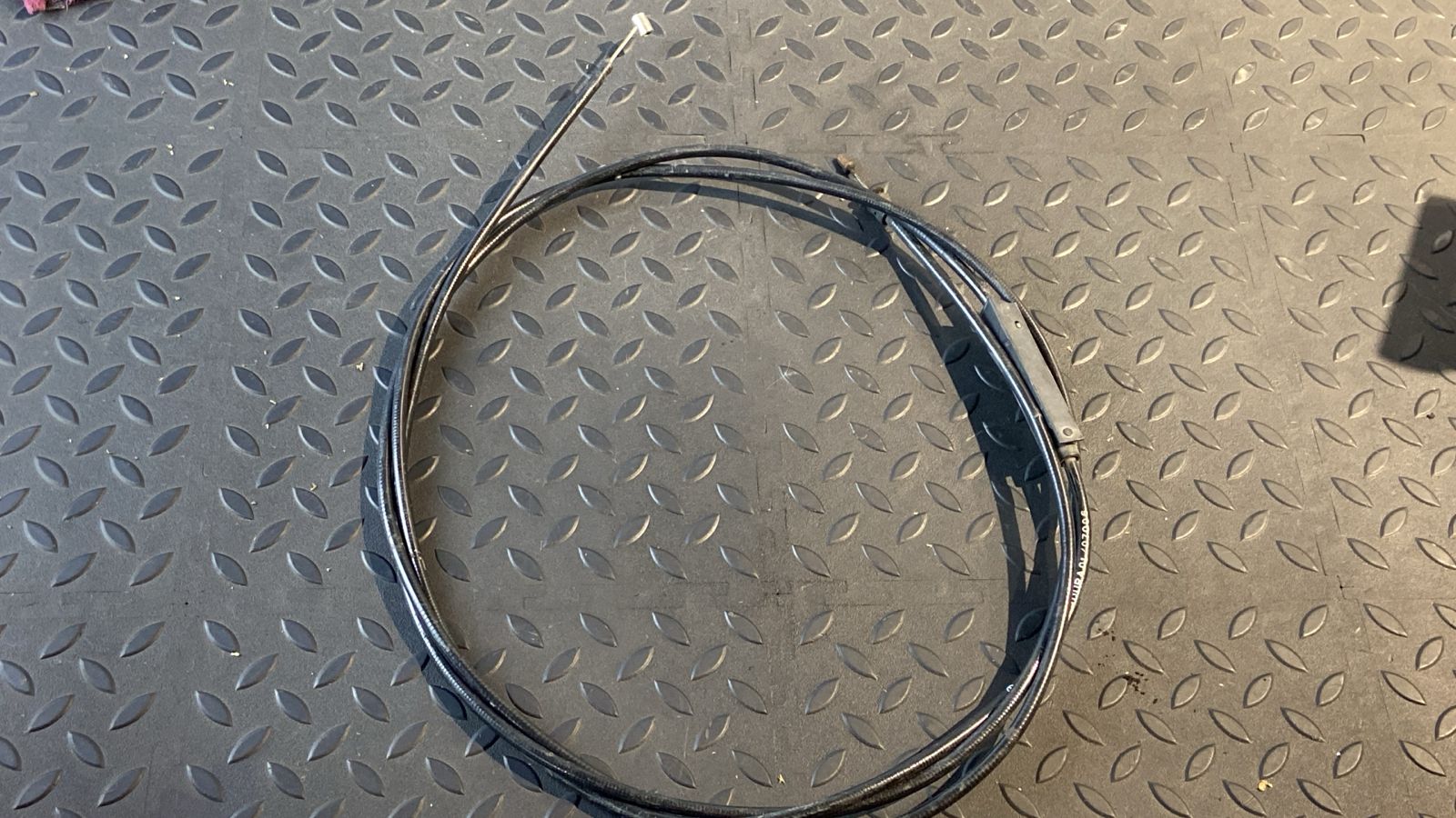 Трос замка капота Mercedes B/W245 2005-2011