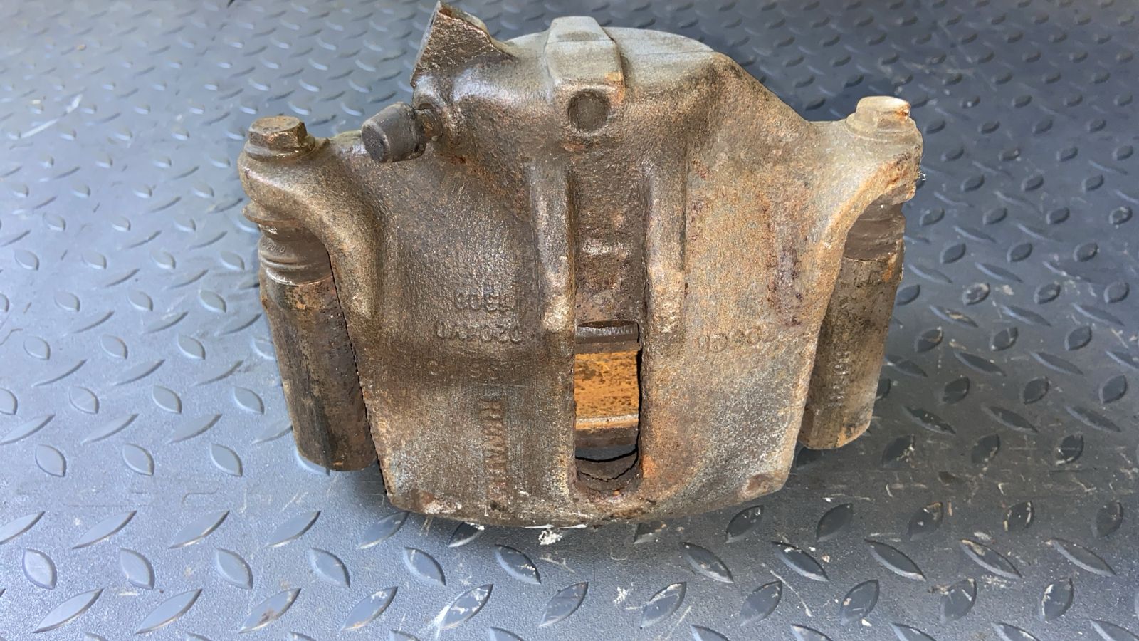 Суппорт передний левый Renault Megane/2 2002-2009