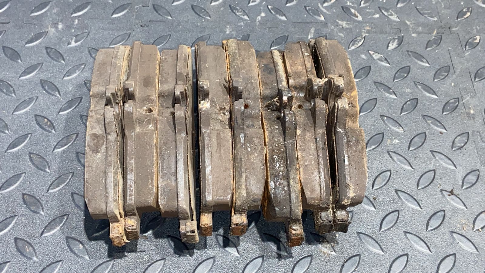 Колодки тормозные передние Mercedes E/W211 2002-2009