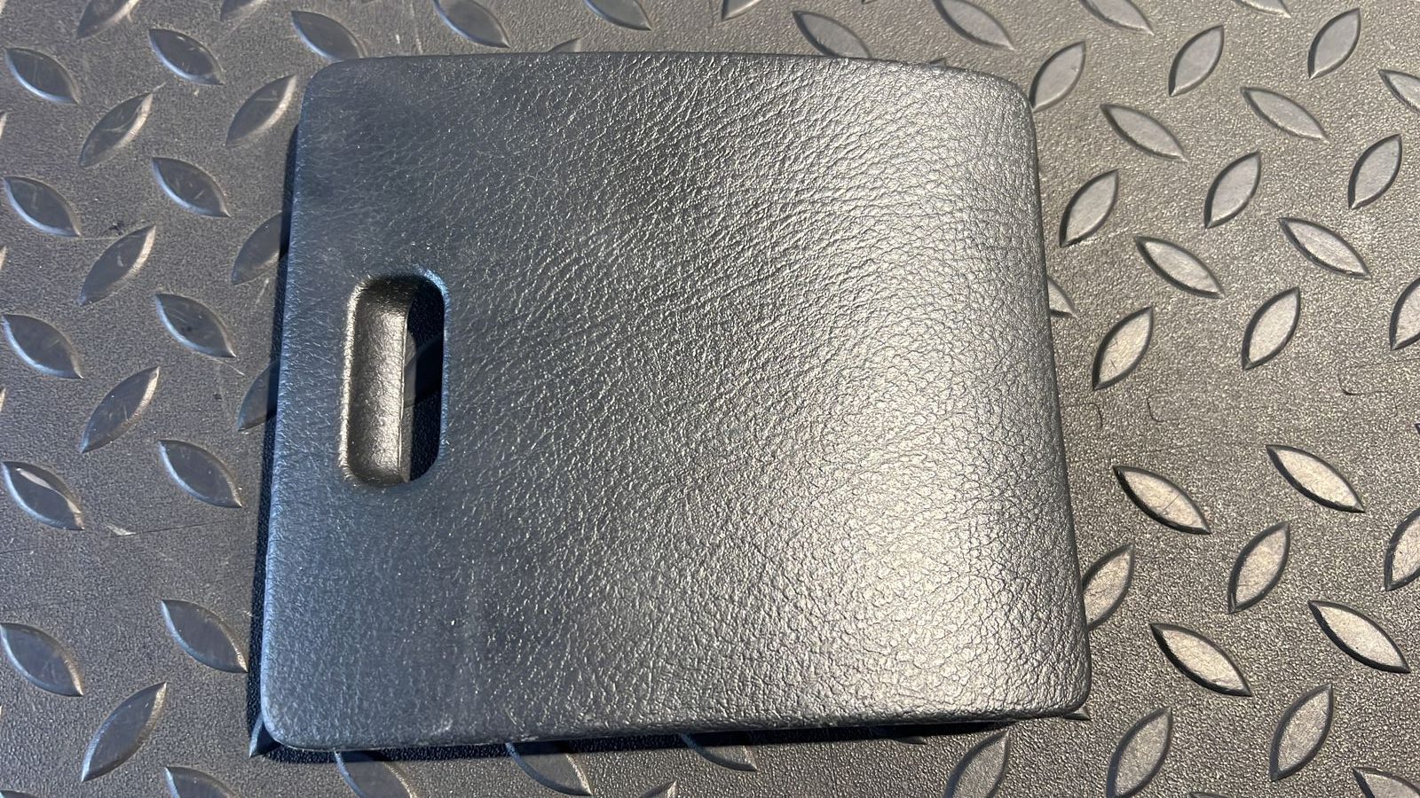 Крышка блока предохранителей Toyota Avensis/2 2003-2009