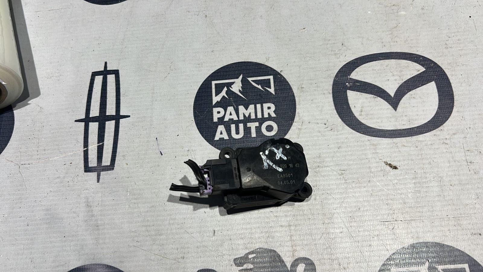 Моторчик заслонки отопителя Mercedes C/W203 2000-2008