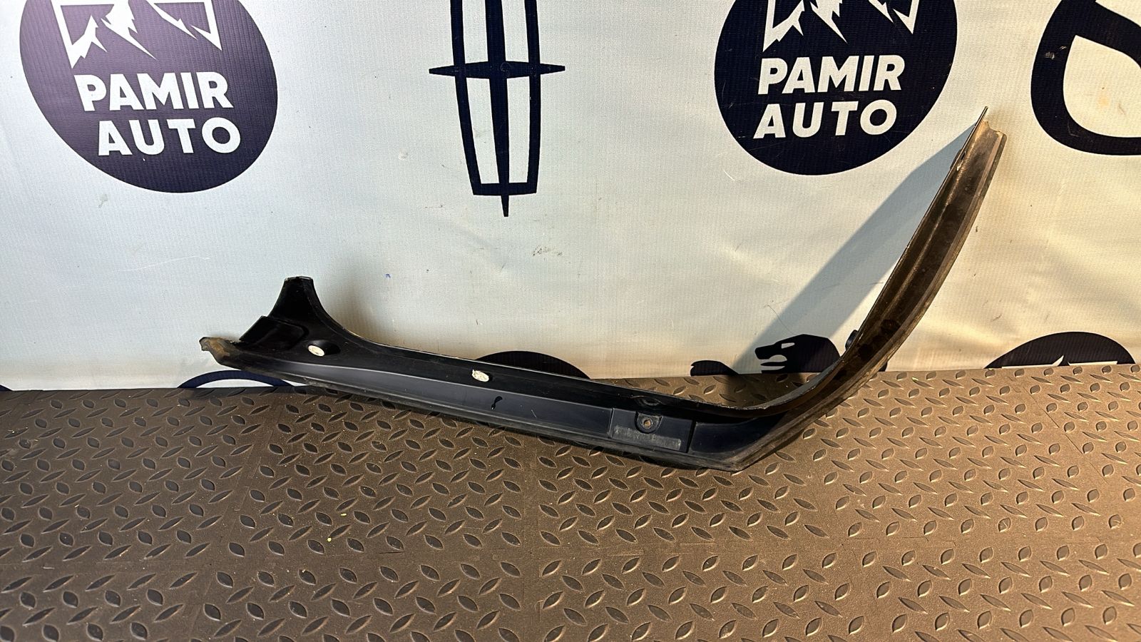 Обшивка багажника левая Mercedes E/W211 2002-2009