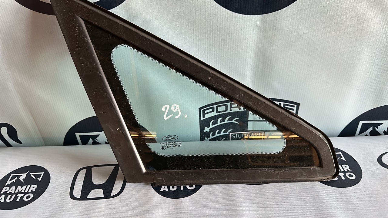 Стекло кузовное глухое переднее правое Ford C-Max 2003-2010