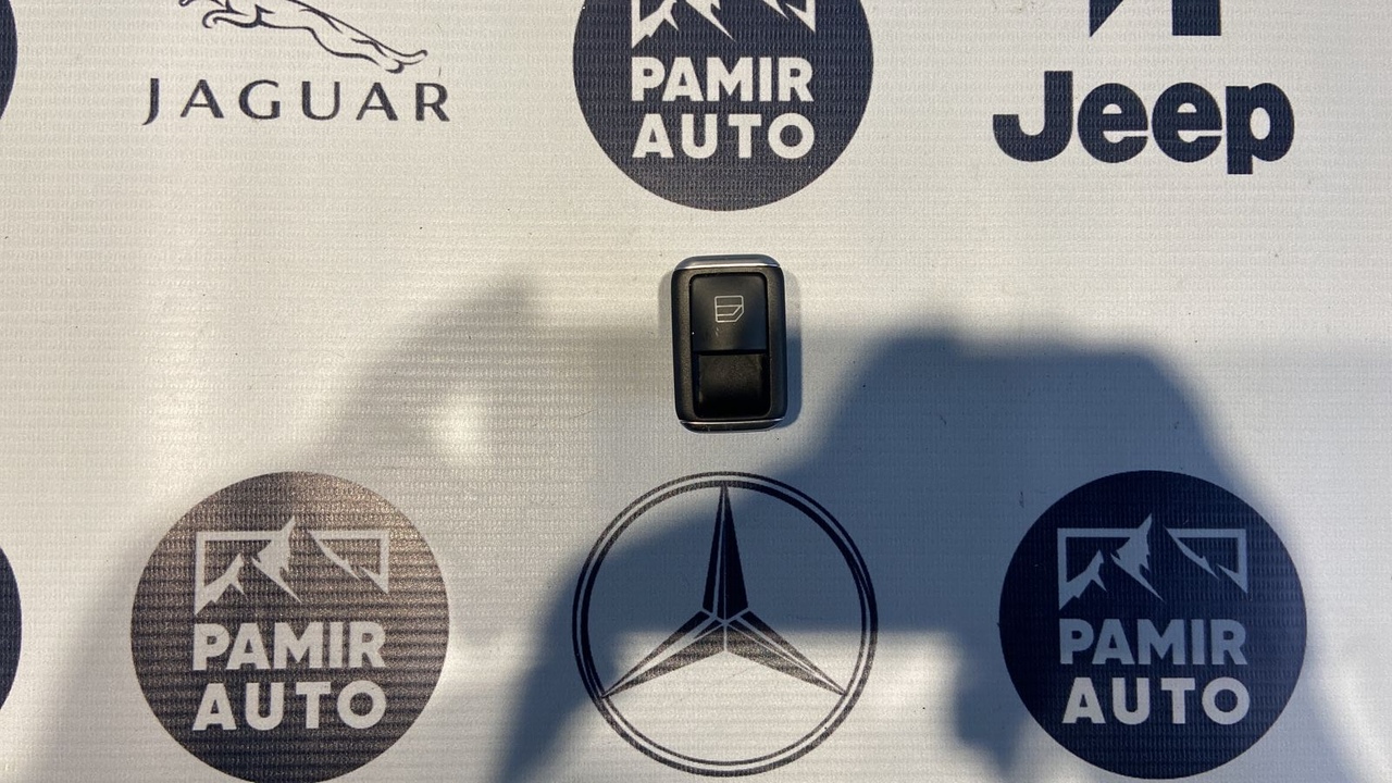 Кнопка стеклоподъемника задняя левая Mercedes C/W204 2006-2015