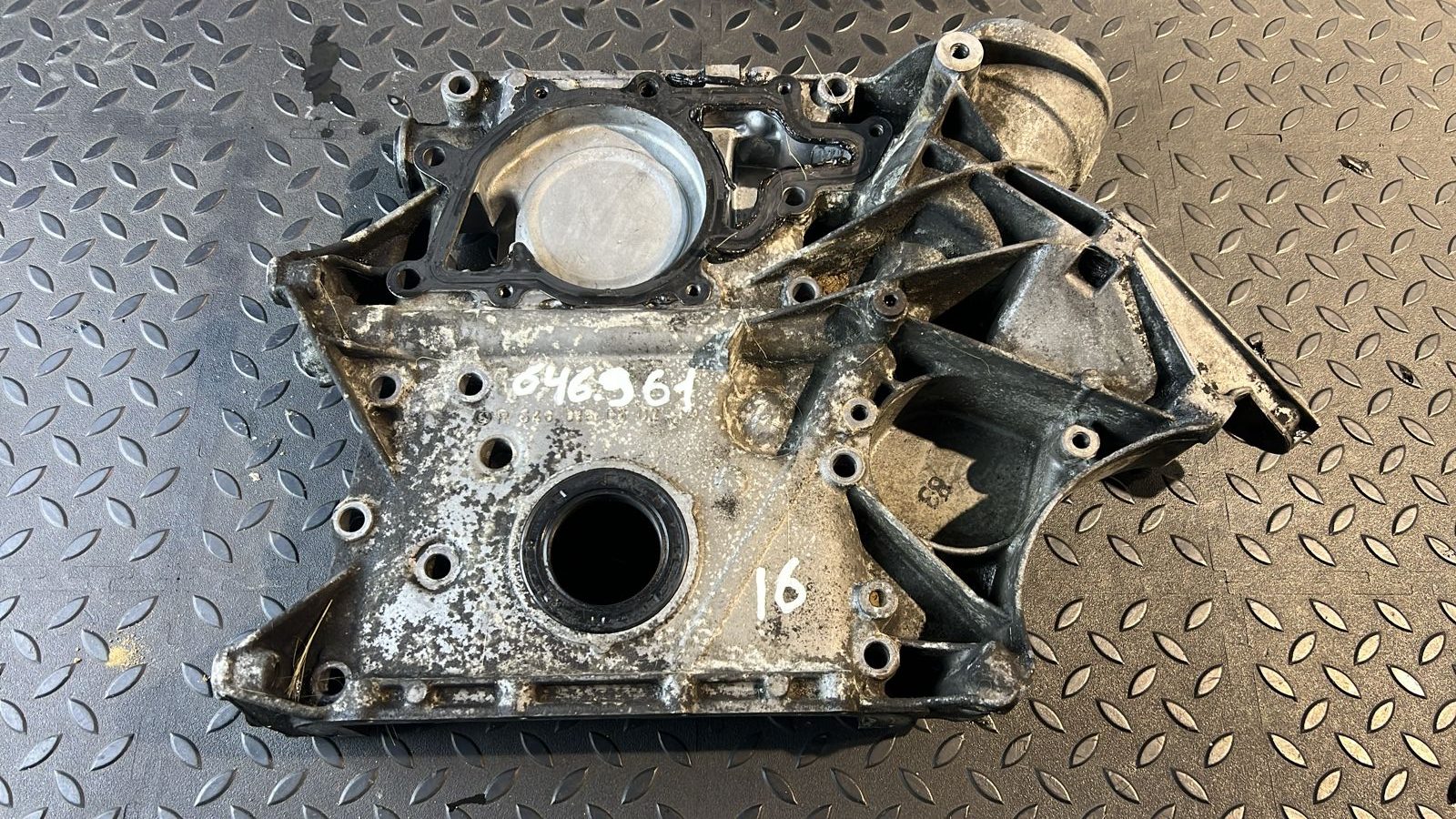 Крышка двигателя Mercedes E/W211 2002-2009