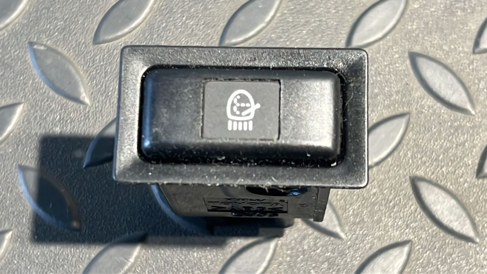 Кнопка омывателя фар Toyota Avensis/2 2003-2009